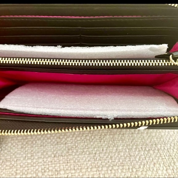 Trina Turk Zip Around Wallet/Wristlet - Picture 4 of 6